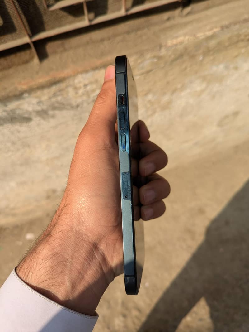 IPhone 12 Pro Max 4