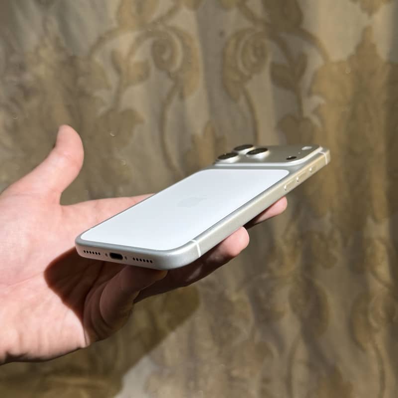 Iphone 17 pro max 1