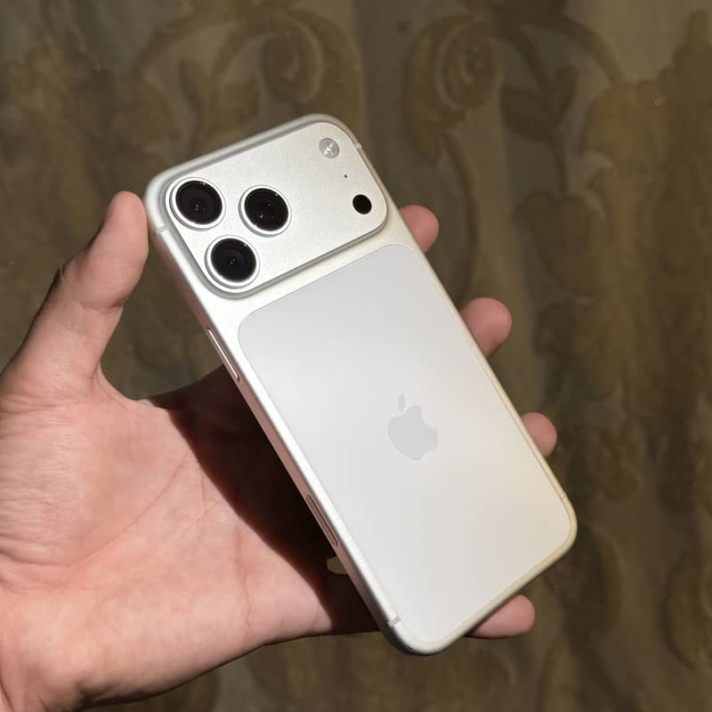 Iphone 17 pro max 3