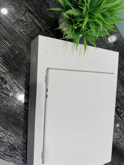 Macbook Air M4 chip 2026 15'inch Box Pack - Apple laptop