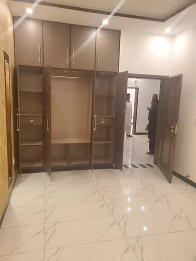 VIP beautiful 5 Marla portion is available for rent in sabzazar Lahore