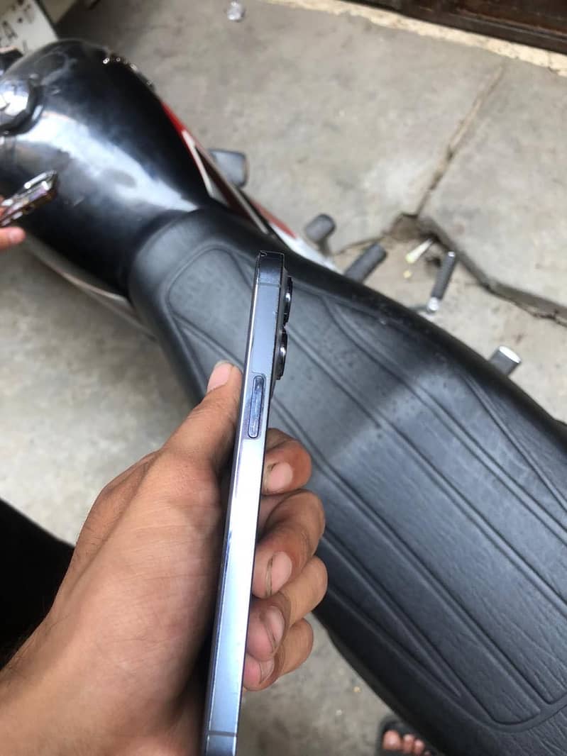 iPhone 13 Pro 2