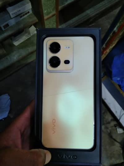 vivo v25e 8+8 128 orgnal box chrgr st he 44wt sirf back tori si brek h