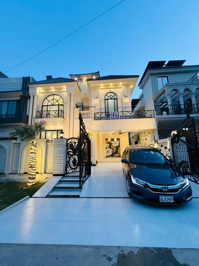 10 Marla Brand New Luxury Lawish House Available For Sale In Bahria Town Lahore
