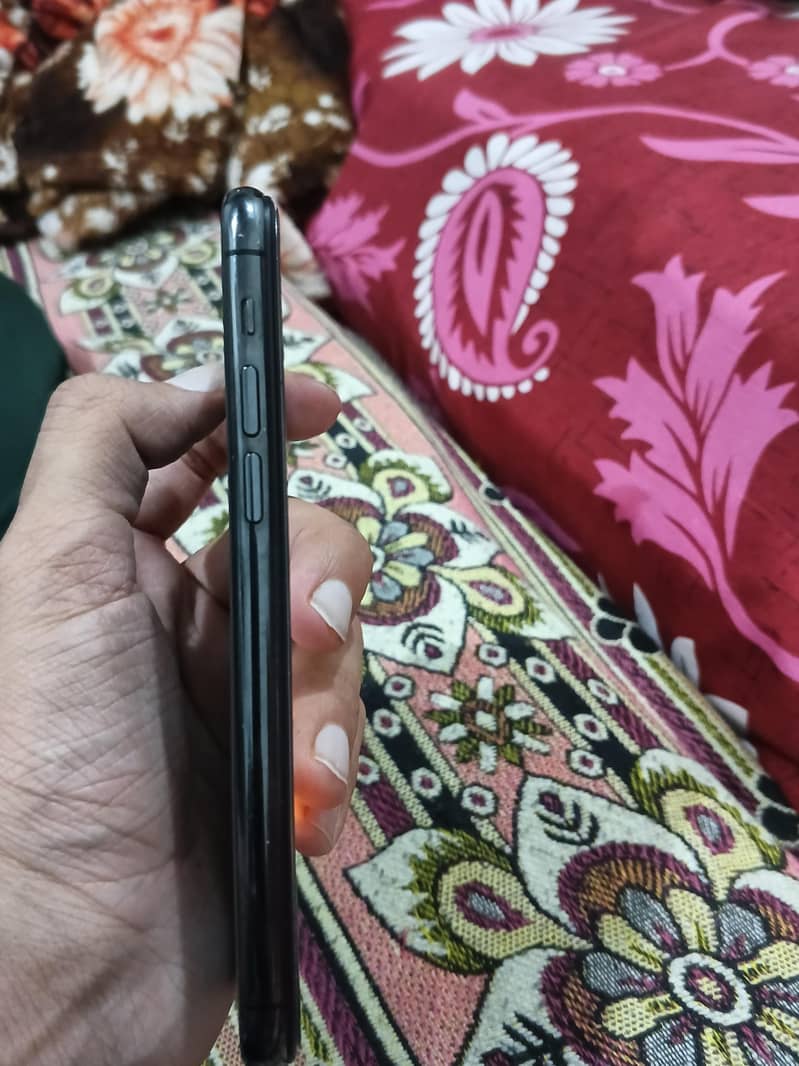 iphone 11 pro 3