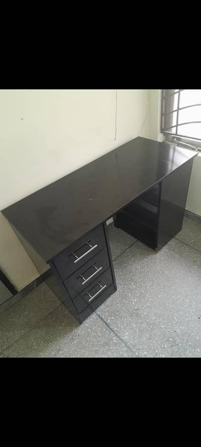 Modern Black High-Gloss Study Table / Office Desk - Lush Condition