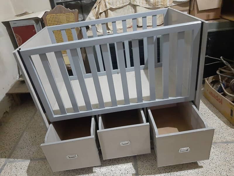 babies cot 0