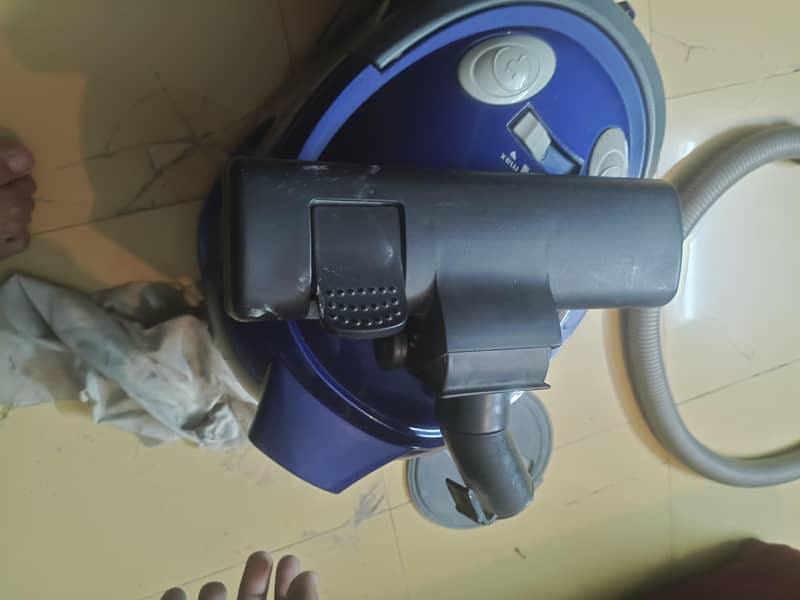 vacuum cleaner 3