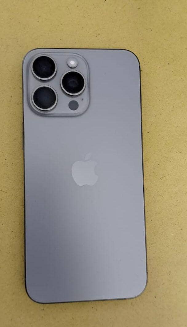 iPhone 15 Pro Max 1
