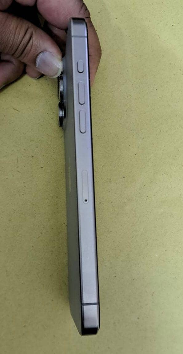 iPhone 15 Pro Max 3