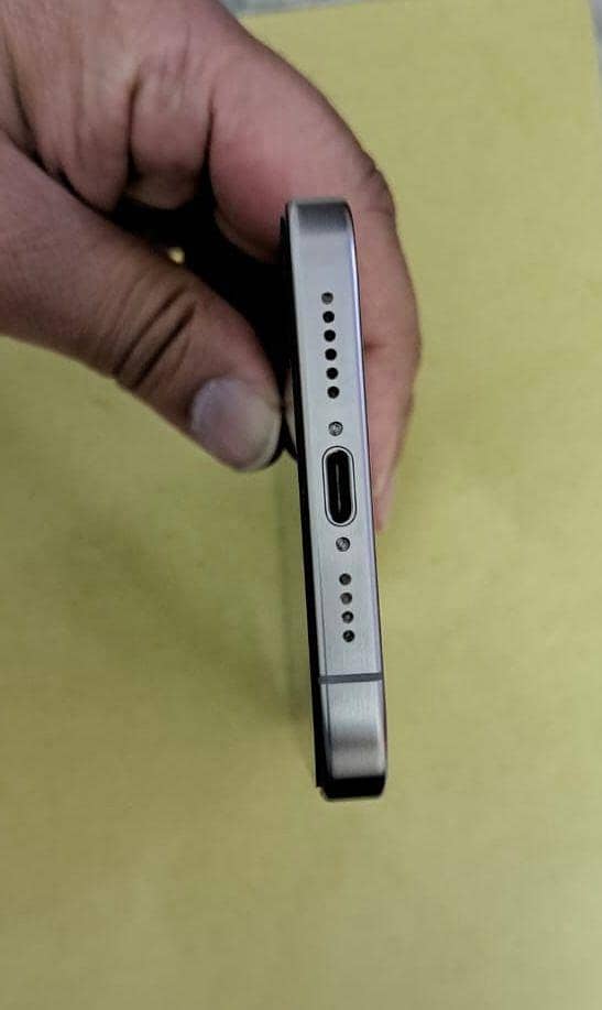 iPhone 15 Pro Max 5