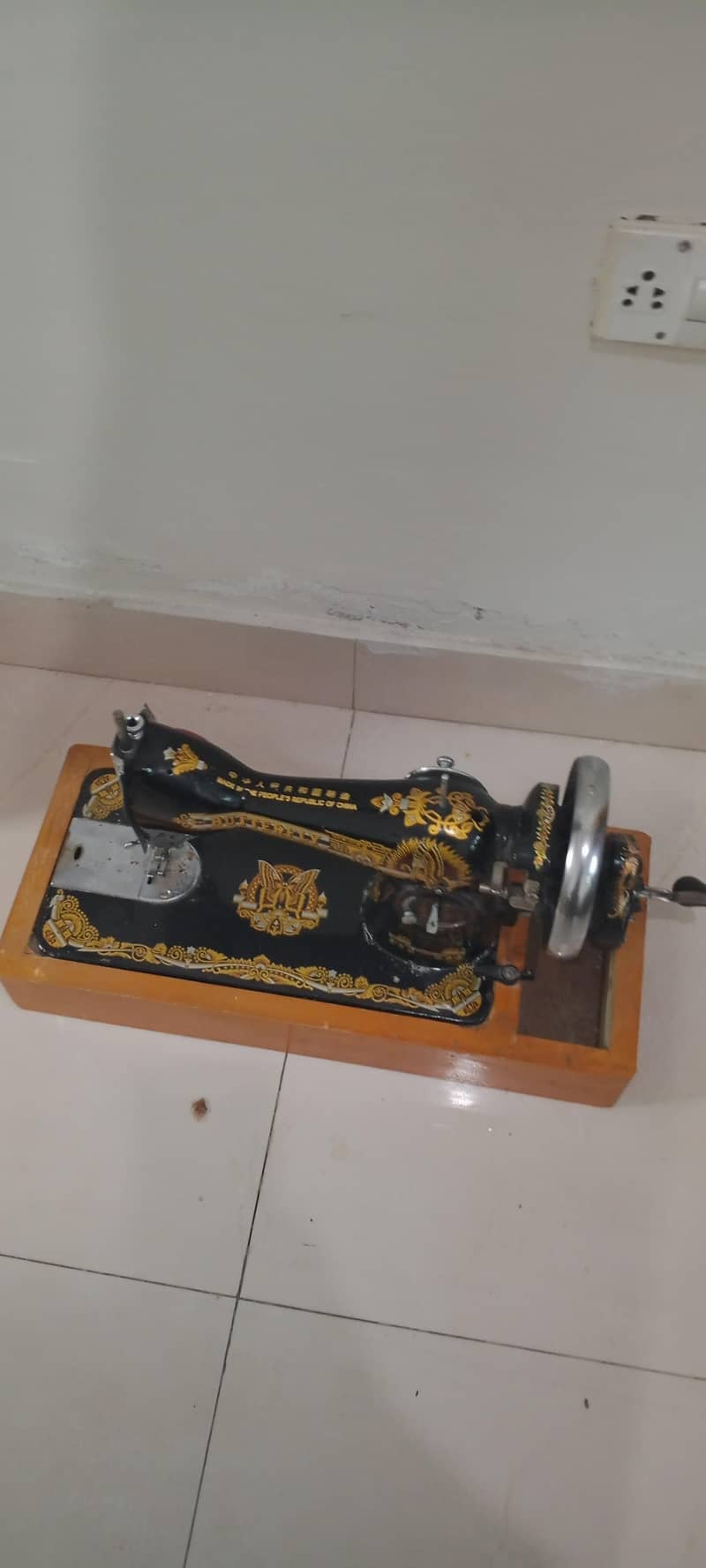sewing machine with table 2