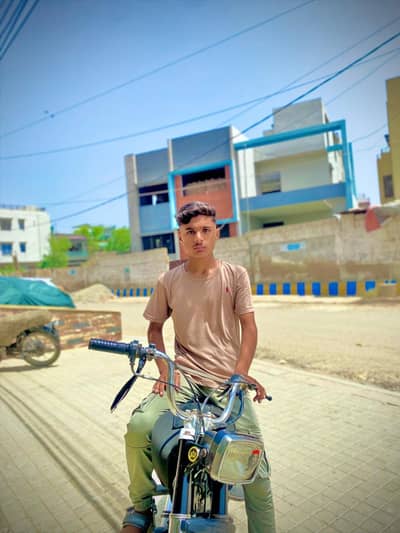 mere hato ki bane Hoye bike ha mane kud shoke se bane ye ha