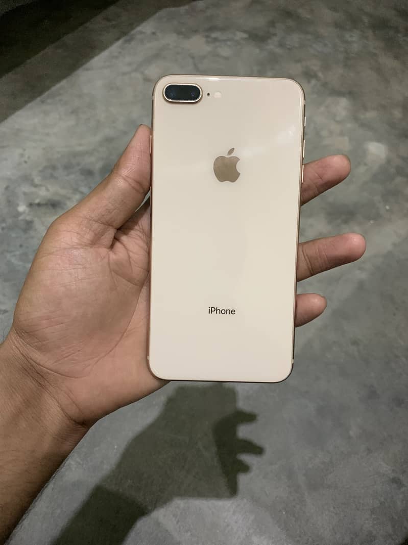 iPhone 8 Plus 0