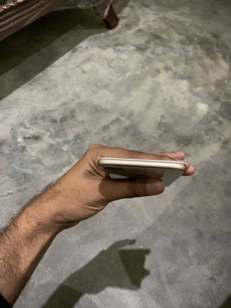 iPhone 8 Plus 1