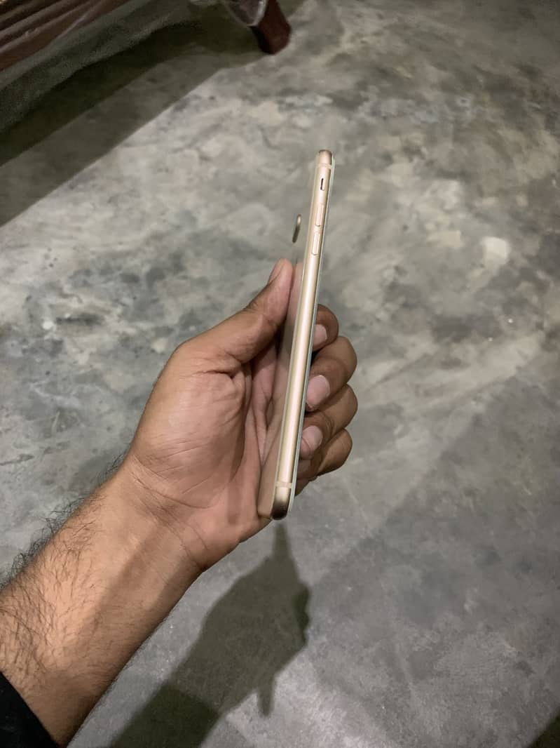 iPhone 8 Plus 2