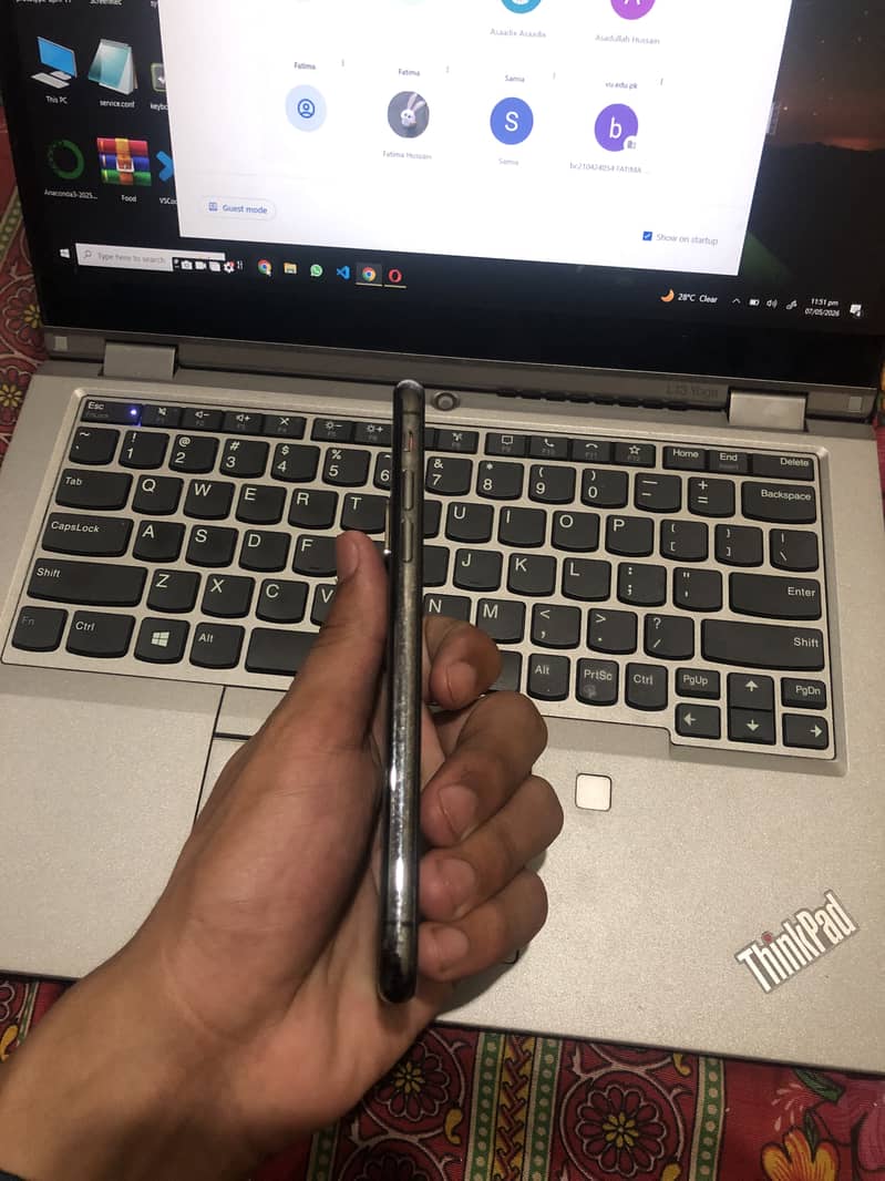 Apple iPhone X 3