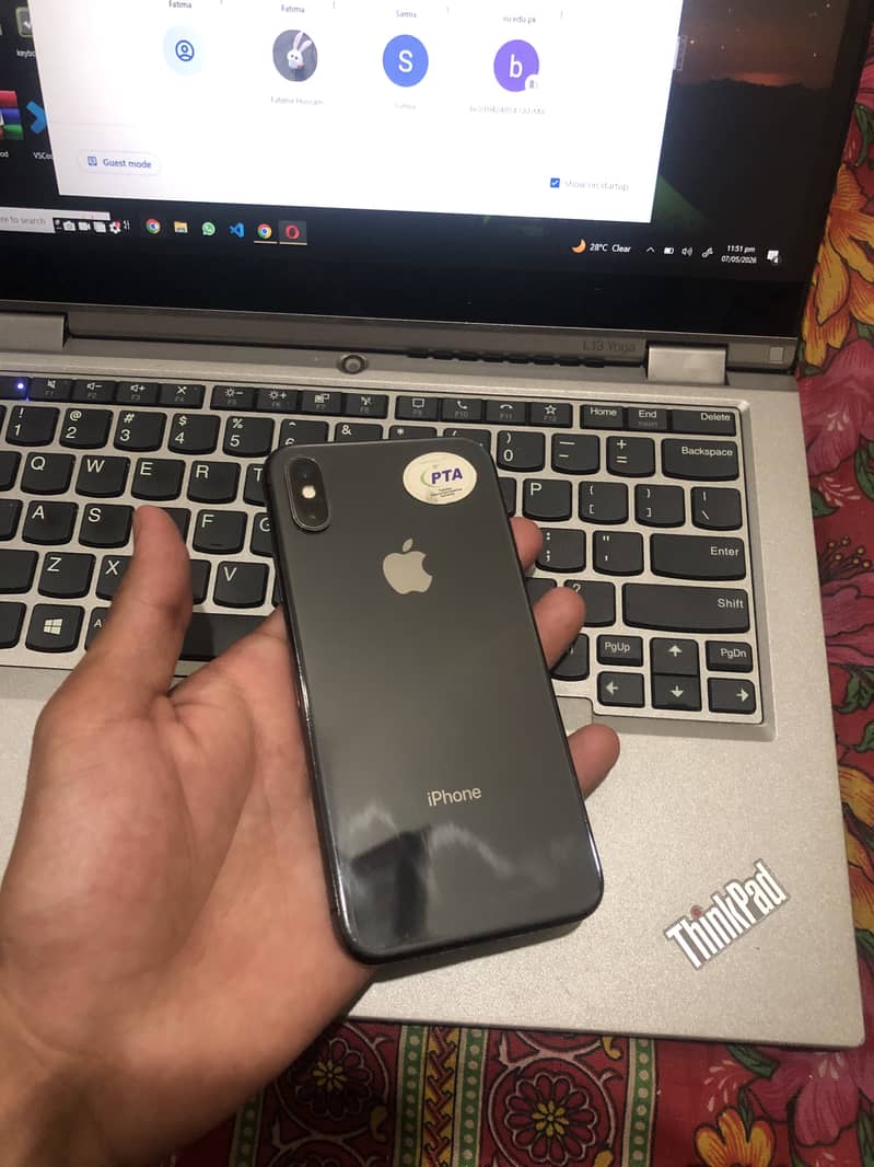 Apple iPhone X 4