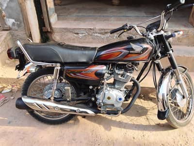 Honda 125 21/22 model condition ok documents clear 03086230227