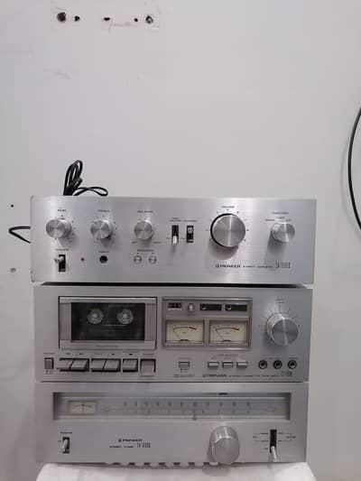 Complete Vintage Hi-Fi System: Pioneer Silver-Face Stack + Powerful