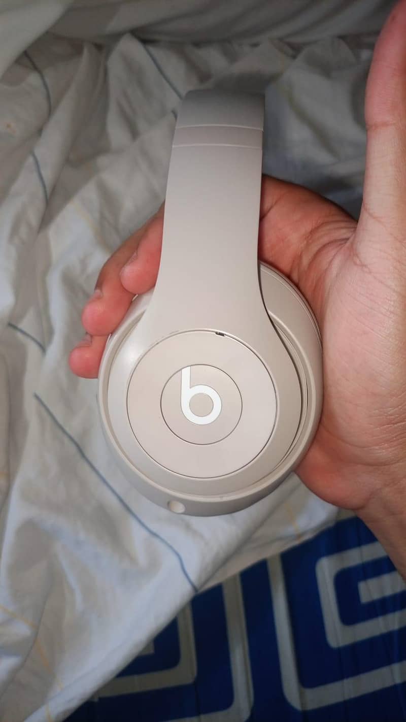 Beats studio pro 1