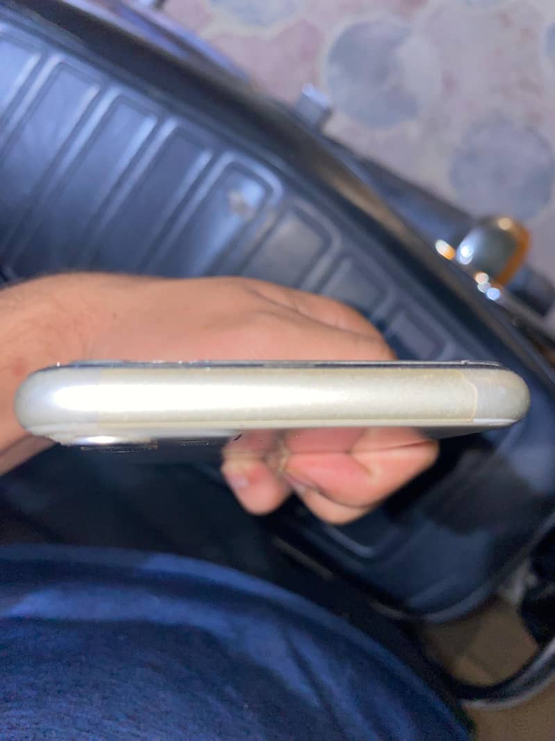 iPhone 11 1