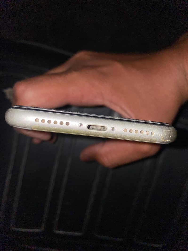 iPhone 11 2