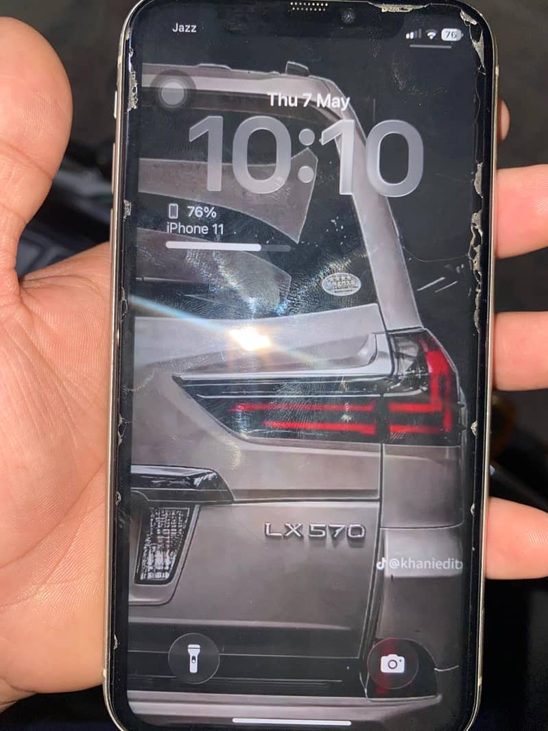 iPhone 11 3