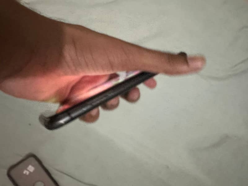iPhone 11 6