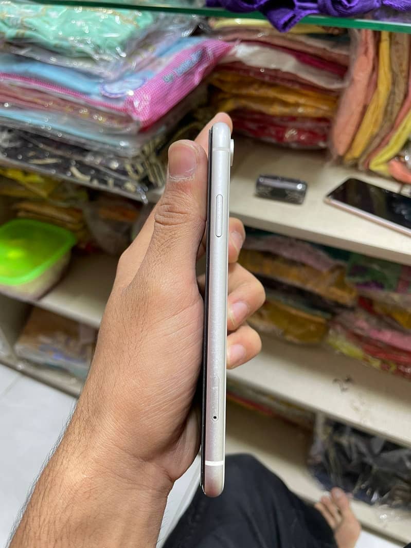 iPhone xr 2