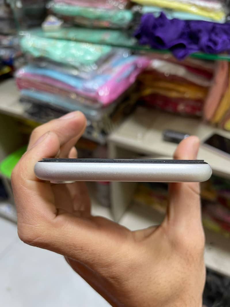 iPhone xr 4