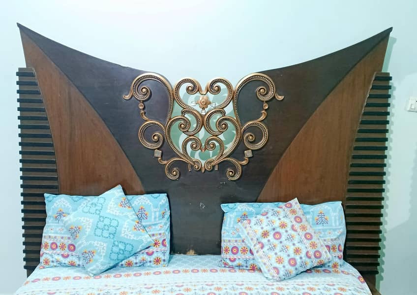 king size bed 0