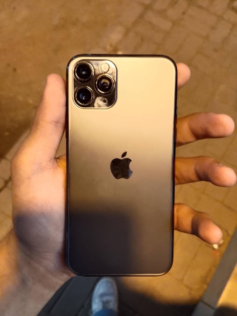 iphone 11 pro 2