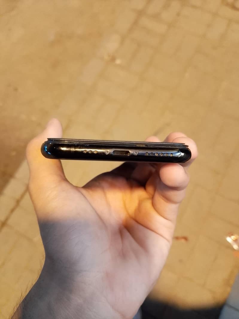 iphone 11 pro 4