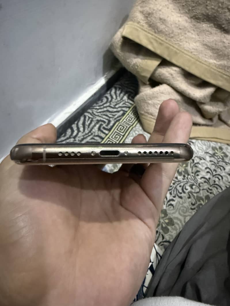 iPhone 11 Pro Max 3