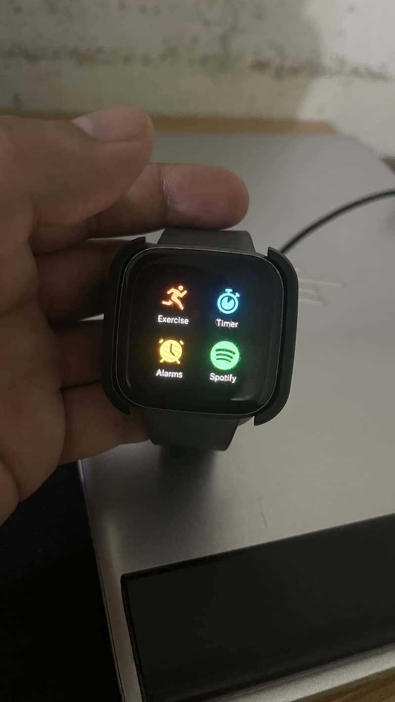 Fitbit Versa 2 4