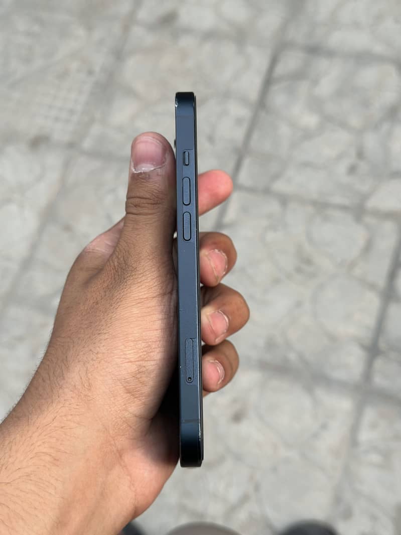 Iphone 13 4