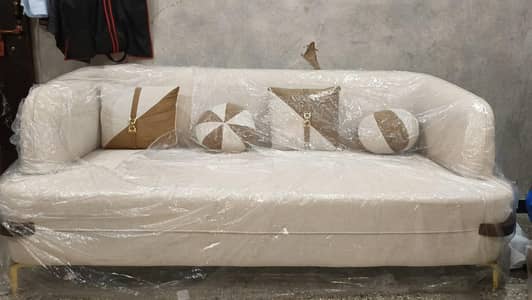 7 seater sofa hn bilkul new bs urgent sale krny par rhy hn