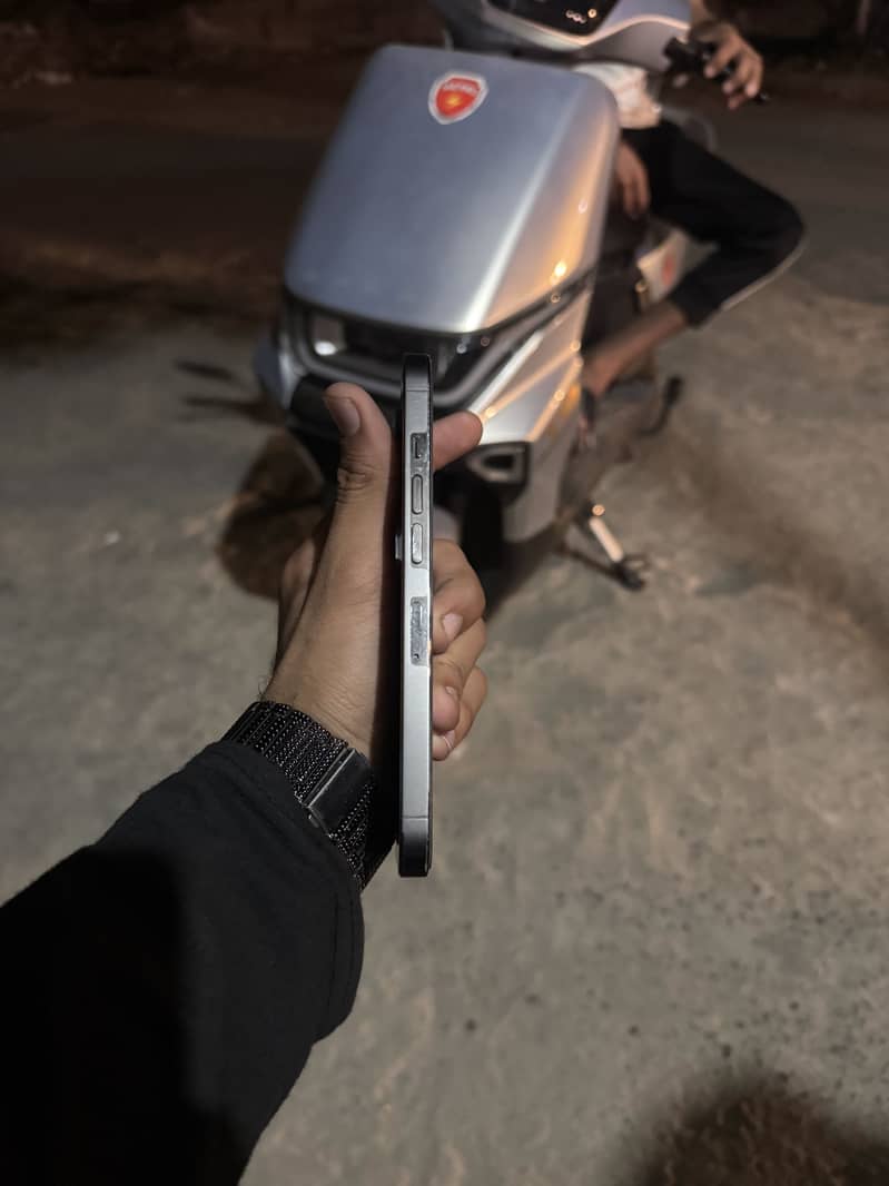 13 Pro 4