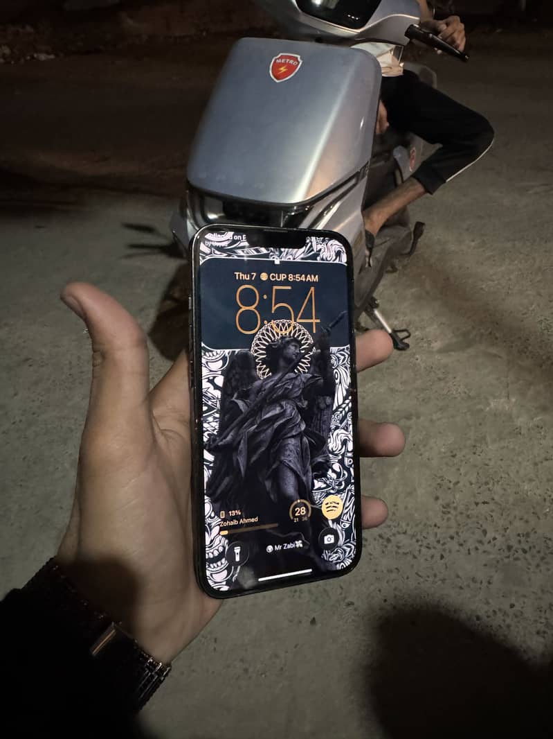 13 Pro 8