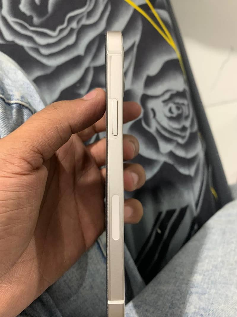 Apple iPhone 12 6