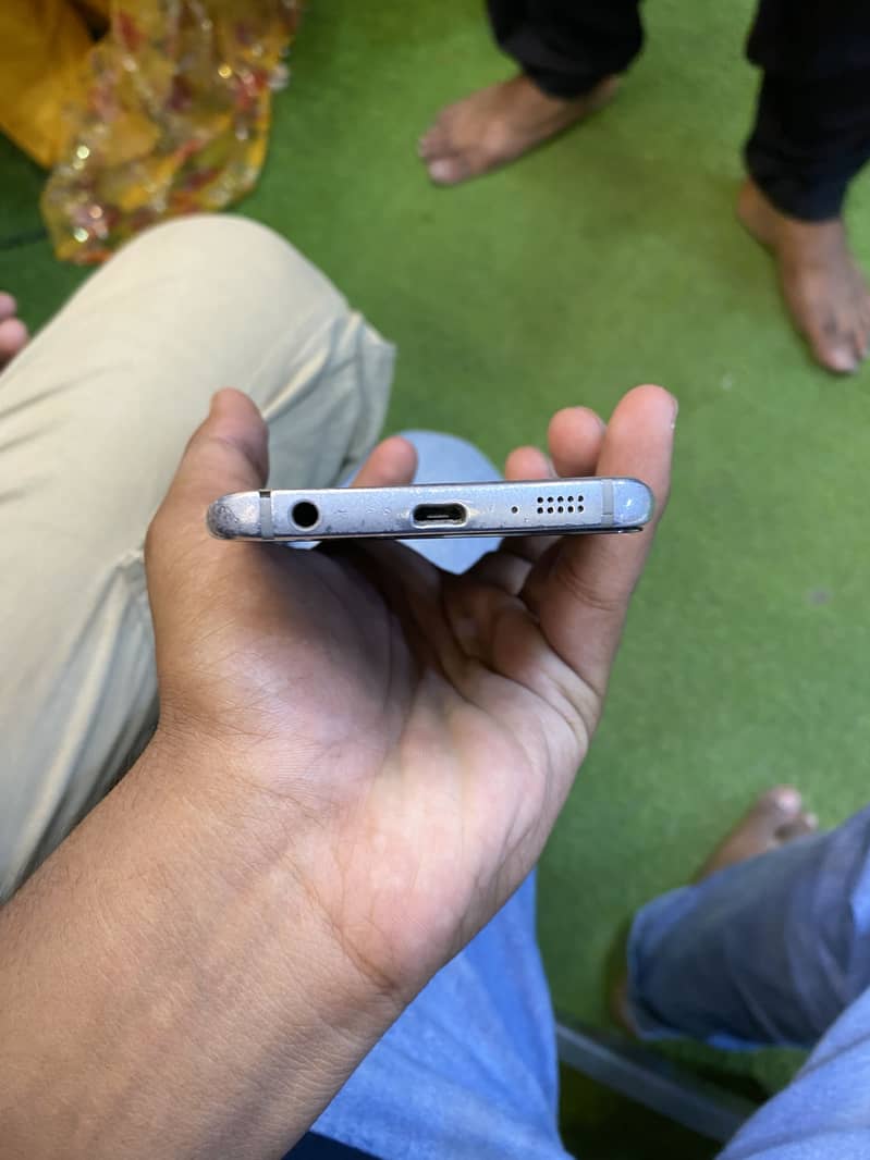 S6 edge 4