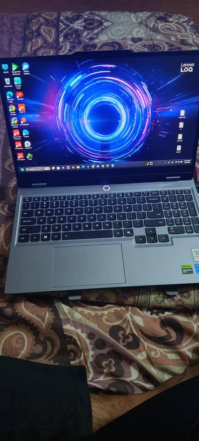 Lenovo LOQ 15  - Gaming Laptop