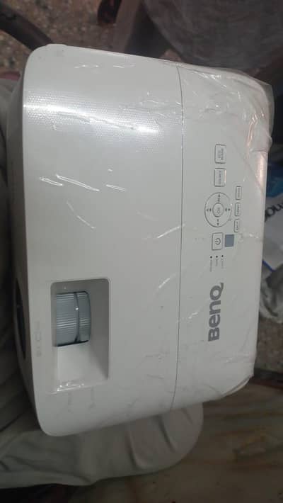 Benq project new projector imported ha sel karna hai Kisi ne lena hai