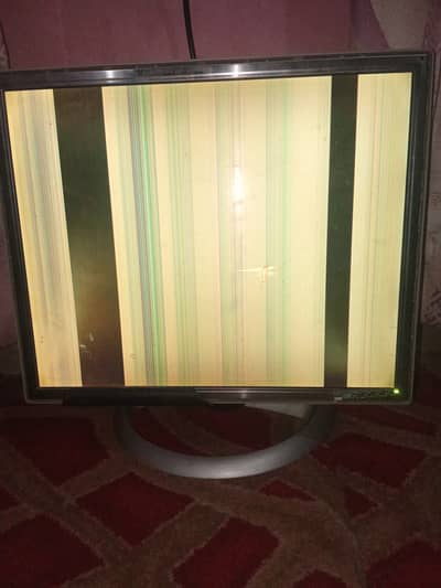 2 LCD hen dell and samsung