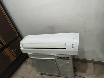 DC inverter Daikin 2 ton