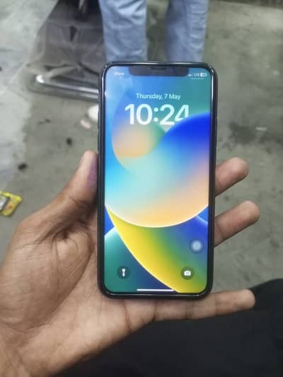 iPhone X