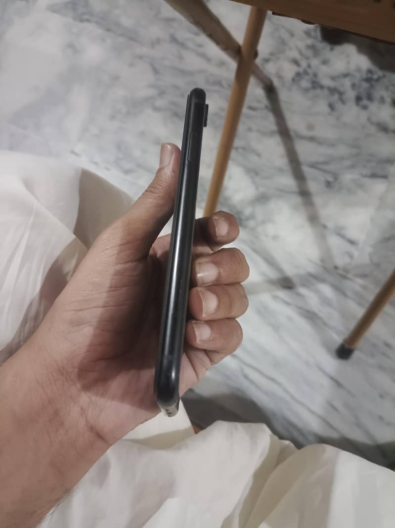 iphone XR 1