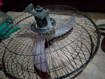 AC DC FaN bijli solar battery ups pr chlyga