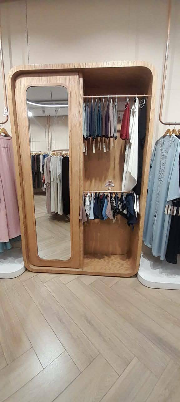 Wardrobe 0
